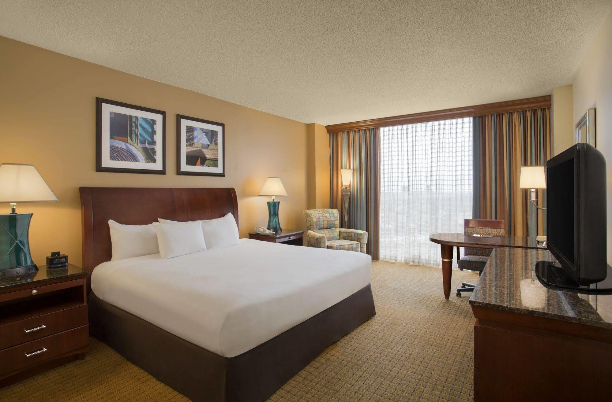 Hotel C. Baldwin, Curio Collection By Hilton Houston